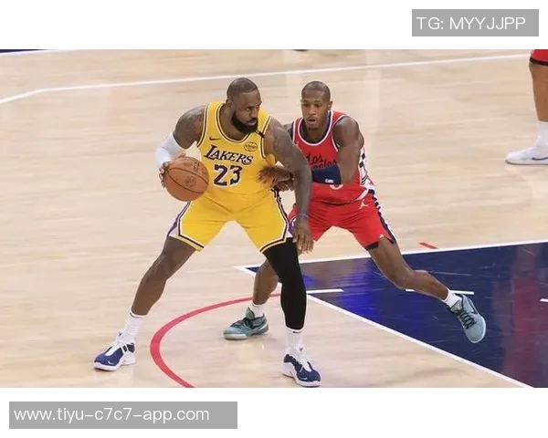 詹姆斯状态回暖连续四场投篮命中率超五成展现强大实力