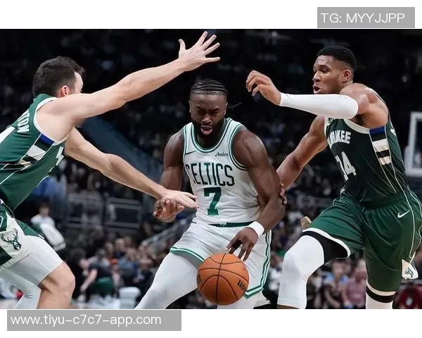 字母哥首节火力全开4投全中狂砍12分5篮板罚球表现也不俗 字母哥首节火力全开4投全中狂砍12分5篮板罚球表现也不俗