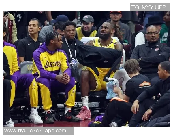 詹姆斯谈布朗尼回归主场感受全场热烈掌声令人振奋 詹姆斯谈布朗尼回归主场感受全场热烈掌声令人振奋